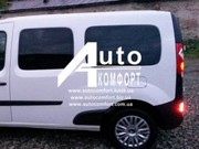 Задний салон, левое окно, длинная база на автомобиль Renault Kangoo 08