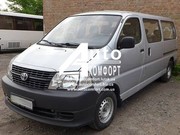 Передний салон, левое окно на Toyota Hiace